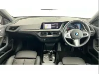 Usado BMW 120 M Sport 187 CV (137 kW) 2024 Gris Utilitario