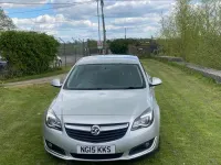 Usado Vauxhall Insignia SRi 163 CV (119 kW) 2015 Plateado Utilitario