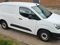 Used Vauxhall Combo Edition 100 HP (73 kW) 2019 Polar white MPV
