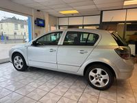 Used Vauxhall Astra Club 90 HP (66 kW) 2007 Silver Hatchback