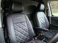Begagnad VW Caddy Maxi Pro 2025 Grå Minibuss