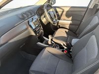 Used Suzuki Vitara SZ-T 127 HP (93 kW) 2022 White SUV