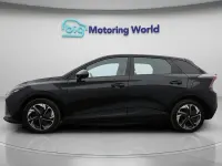 Begagnad MG MG4 EV SE 319 kW (435 HK) 2024 Halvkombi
