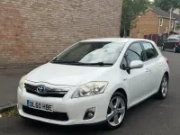 Used Toyota Auris Hybrid 2011 White Hatchback