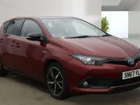 Used Toyota Auris Hybrid 136 HP (100 kW) 2017 Red/black Hatchback