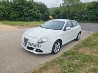 Used Alfa Romeo Giulietta Lusso 140 HP (102 kW) 2012 White Hatchback