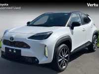 New Toyota Yaris Hybrid Sport 131 HP (96 kW) 2026 Platinum white pearl bitone (premium paint) Estate