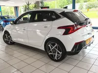 Używany Hyundai i20 Premium 100 KM (73 kW) 2024 Biały Hatchback