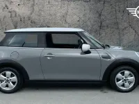 Gebraucht Mini Cooper Classic 134 PS (98 kW) 2022 Grau Kleinwagen