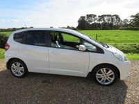 Used Honda Jazz EX-L 99 HP (72 kW) 2013 White Hatchback