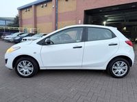 Used Mazda 2 2011 White Hatchback
