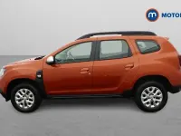 Usado Dacia Duster Comfort 90 HP (66 kW) 2022 Laranja SUV