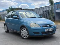 Used Vauxhall Corsa Design Edition 2004 Blue Hatchback