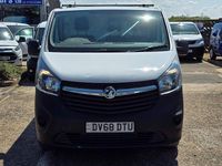 Used Vauxhall Vivaro 120 HP (88 kW) 2018 White MPV