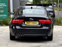 Usado Jaguar XE Prestige 180 HP (132 kW) 2017 Preto Sedan