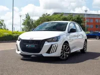 Used Peugeot 208 Active 99 HP (72 kW) 2024 White Hatchback