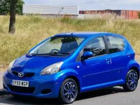 Used Toyota Aygo 67 HP (49 kW) 2010 Blue Hatchback