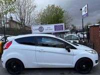 Used Ford Fiesta Zetec 82 HP (60 kW) 2014 White Hatchback