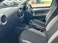 Used Toyota Aygo X PURE 72 HP (52 kW) 2023 Silver SUV