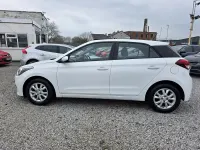 Used Hyundai i20 SE 84 HP (61 kW) 2017 White Hatchback