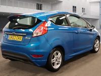 Begagnad Ford Fiesta Zetec 2013 Blå Halvkombi