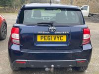 Used Toyota Urban Cruiser 90 HP (66 kW) 2011 Blue Hatchback