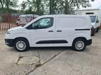 Usado Toyota Proace 50 kW (68 CV) 2022 Blanco Monovolumen
