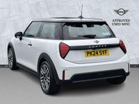 Used Mini Cooper Hatch 154 HP (113 kW) 2024 White Hatchback