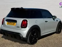 Używany Mini Cooper Sport 136 KM (100 kW) 2021 Srebrny Hatchback