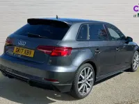 Usado Audi A3 Black Edition 184 HP (135 kW) 2017 Cinzento Citadino