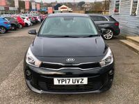 Usado Kia Rio 77 HP (56 kW) 2017 Preto Citadino