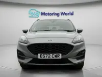 Usado Ford Kuga ST-Line X 225 HP (165 kW) 2023 Prateado SUV