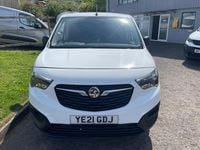 Begagnad Vauxhall Combo 75 HK (55 kW) 2021 Vit Minibuss