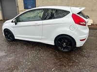 Used Ford Fiesta Metall 134 HP (98 kW) 2012 White Hatchback