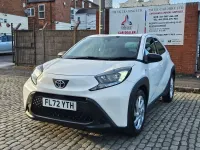 Used Toyota Aygo X PURE 72 HP (52 kW) 2022 White SUV