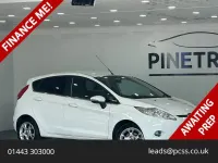 Used Ford Fiesta Zetec 81 HP (59 kW) 2012 White Hatchback