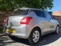 Usado Suzuki Swift SZ3 90 HP (66 kW) 2018 Prateado Citadino