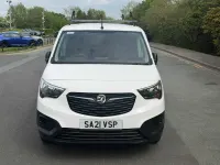 Second-hand Vauxhall Combo 100 CP (73 kW) 2021 Alb Monovolum