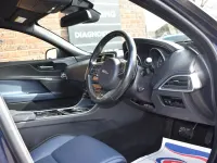 Używany Jaguar XE R-Sport 240 KM (176 kW) 2016 Niebieski Sedan/Limuzyna