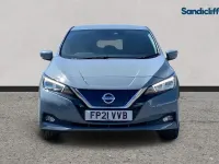 Begagnad Nissan Leaf Tekna 160 kW (218 HK) 2021 Grå Halvkombi