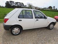 Used Ford Fiesta 1997 White Hatchback