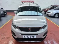 Gebraucht Peugeot Rifter Allure 131 PS (96 kW) 2019 Beige Van / Kleinbus