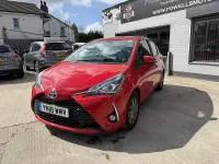 Used Toyota Yaris Hybrid 2018 Red Hatchback
