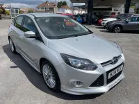 Usado Ford Focus Zetec 180 HP (132 kW) 2014 Prateado Citadino