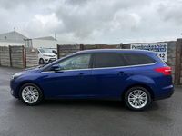 Usado Ford Focus Zetec 120 CV (88 kW) 2017 Azul Familiar