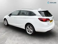 Used Vauxhall Astra SRi 150 HP (110 kW) 2018 White Estate