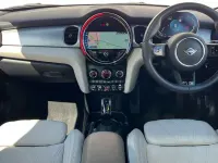 Usado Mini Cooper Exclusive 136 HP (100 kW) 2022 Prateado Citadino