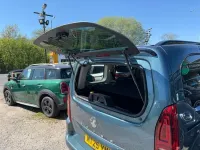Second-hand Vauxhall Combo Ultimate 100 kW (136 CP) 2025 Albastru Monovolum