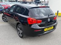 Used BMW 118 Sport Line 134 HP (98 kW) 2019 Black Hatchback