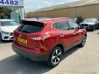 Used Nissan Qashqai N-Connecta 110 HP (80 kW) 2017 Red SUV
